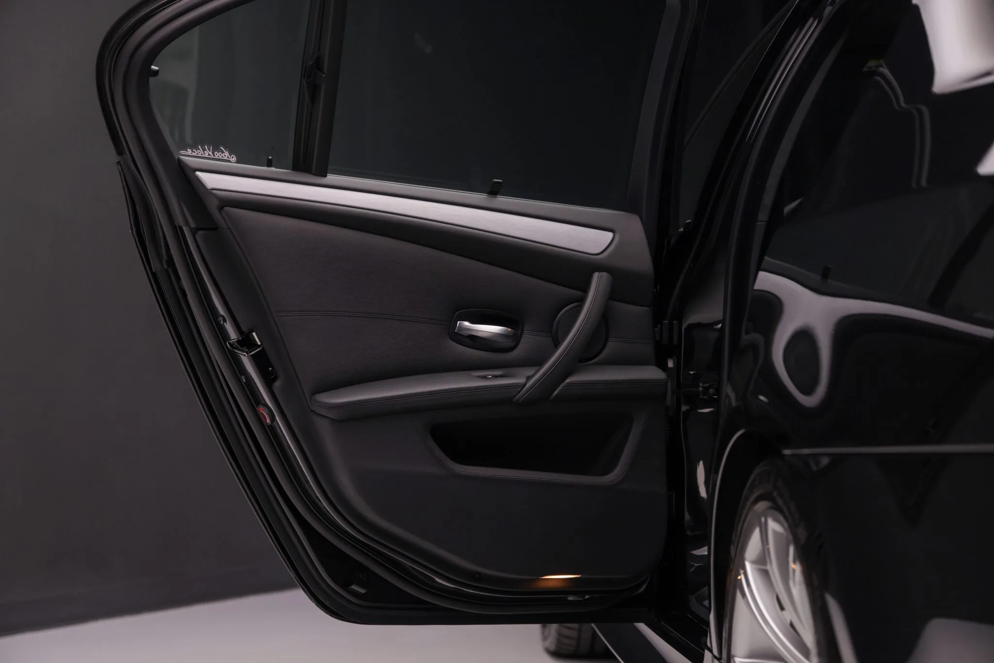 Interior 9