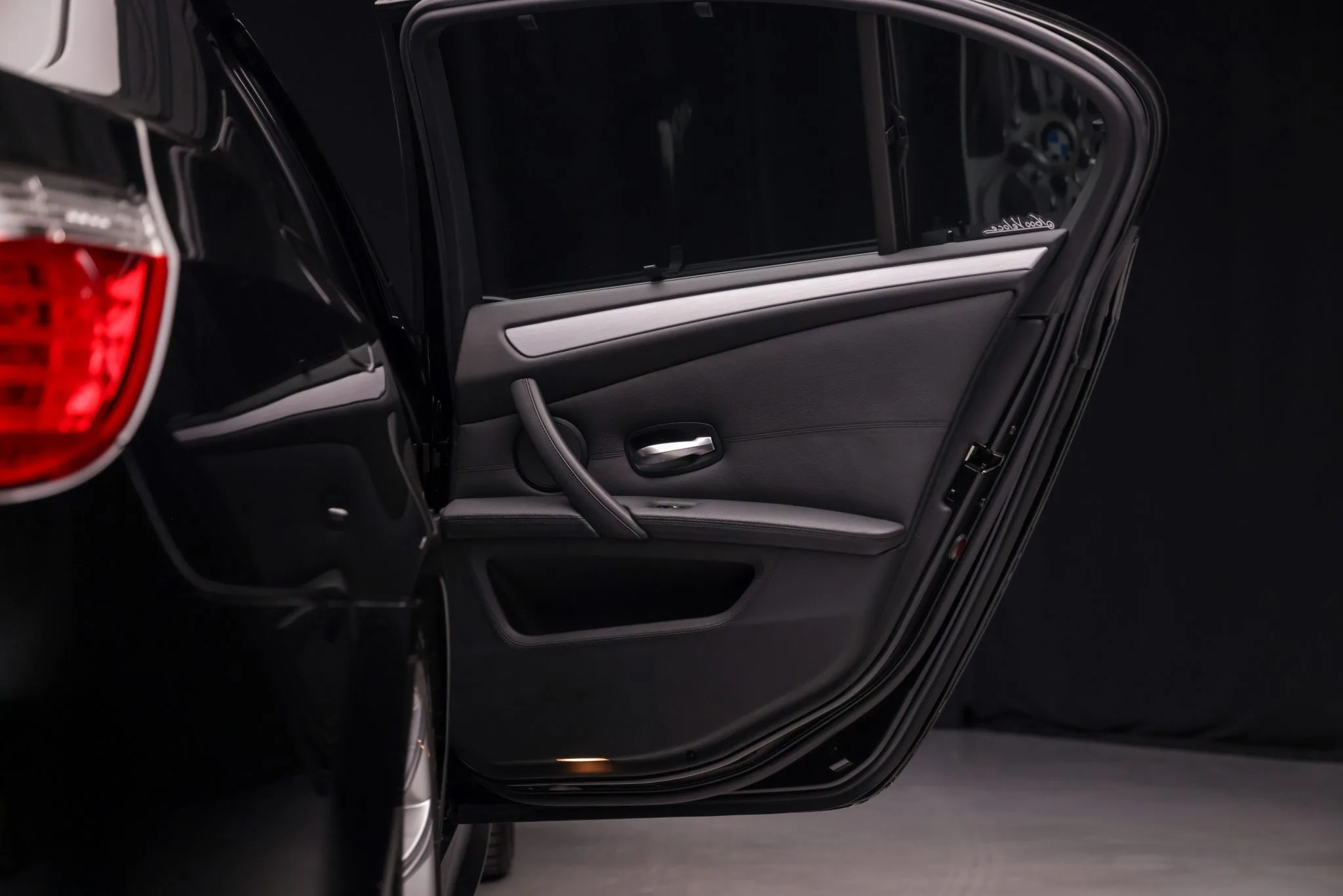 Interior 10