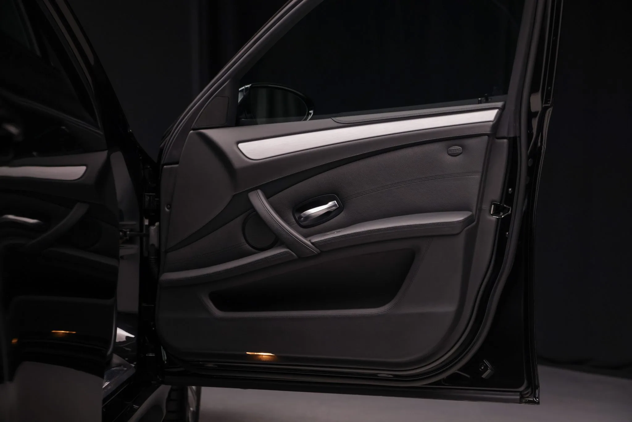 Interior 11