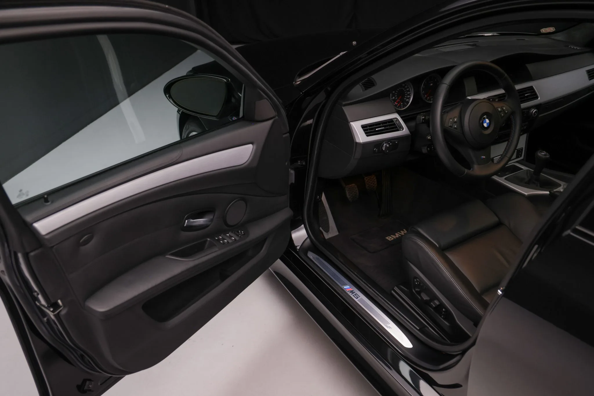 Interior 12
