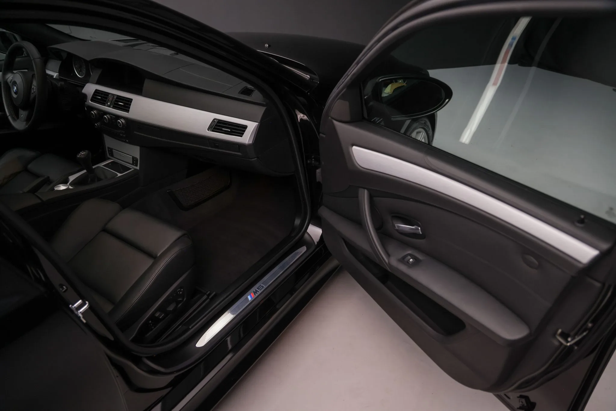 Interior 13