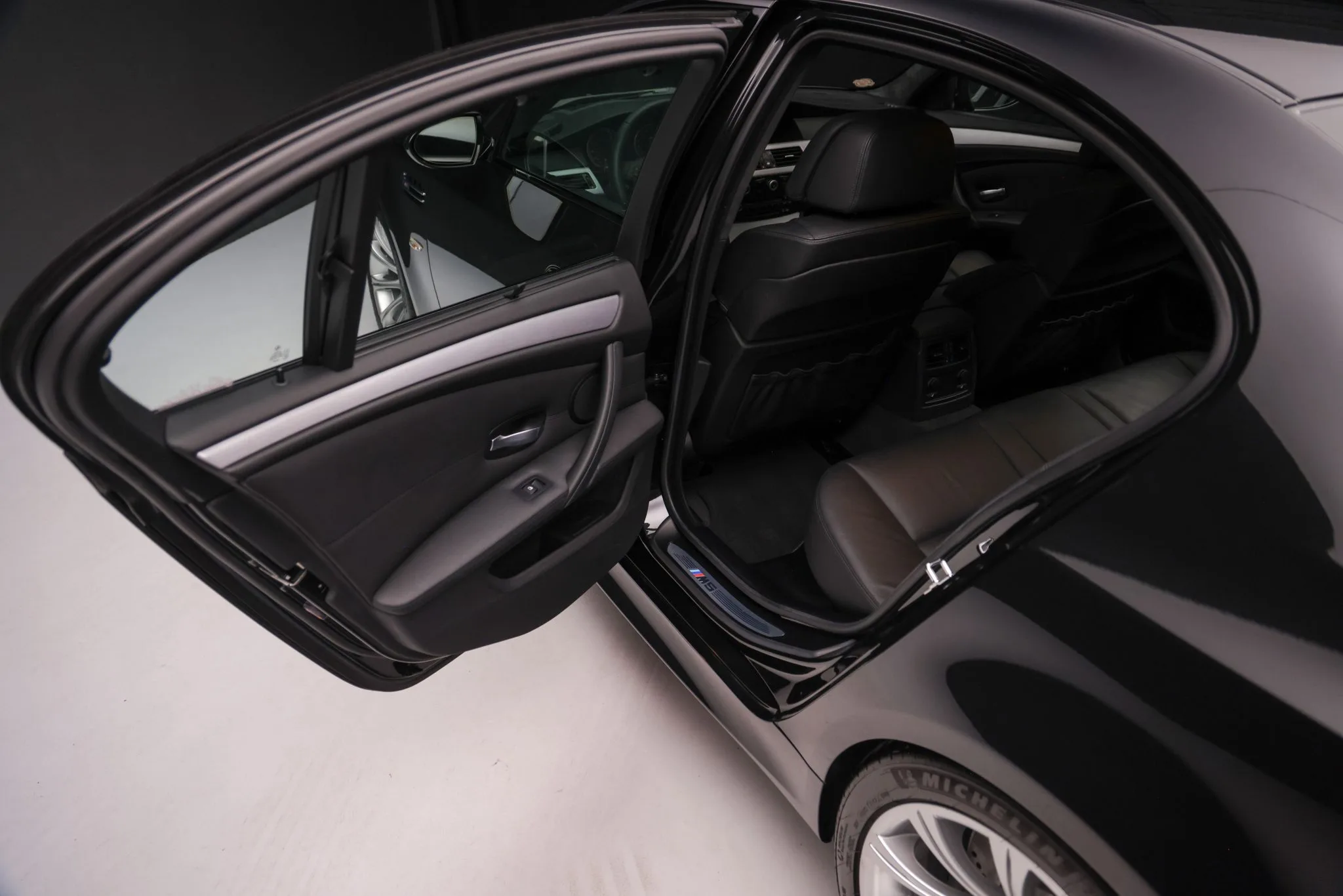 Interior 14