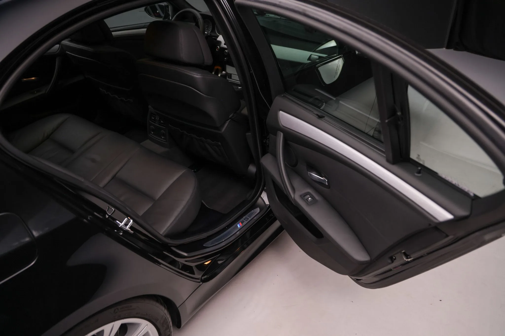 Interior 15