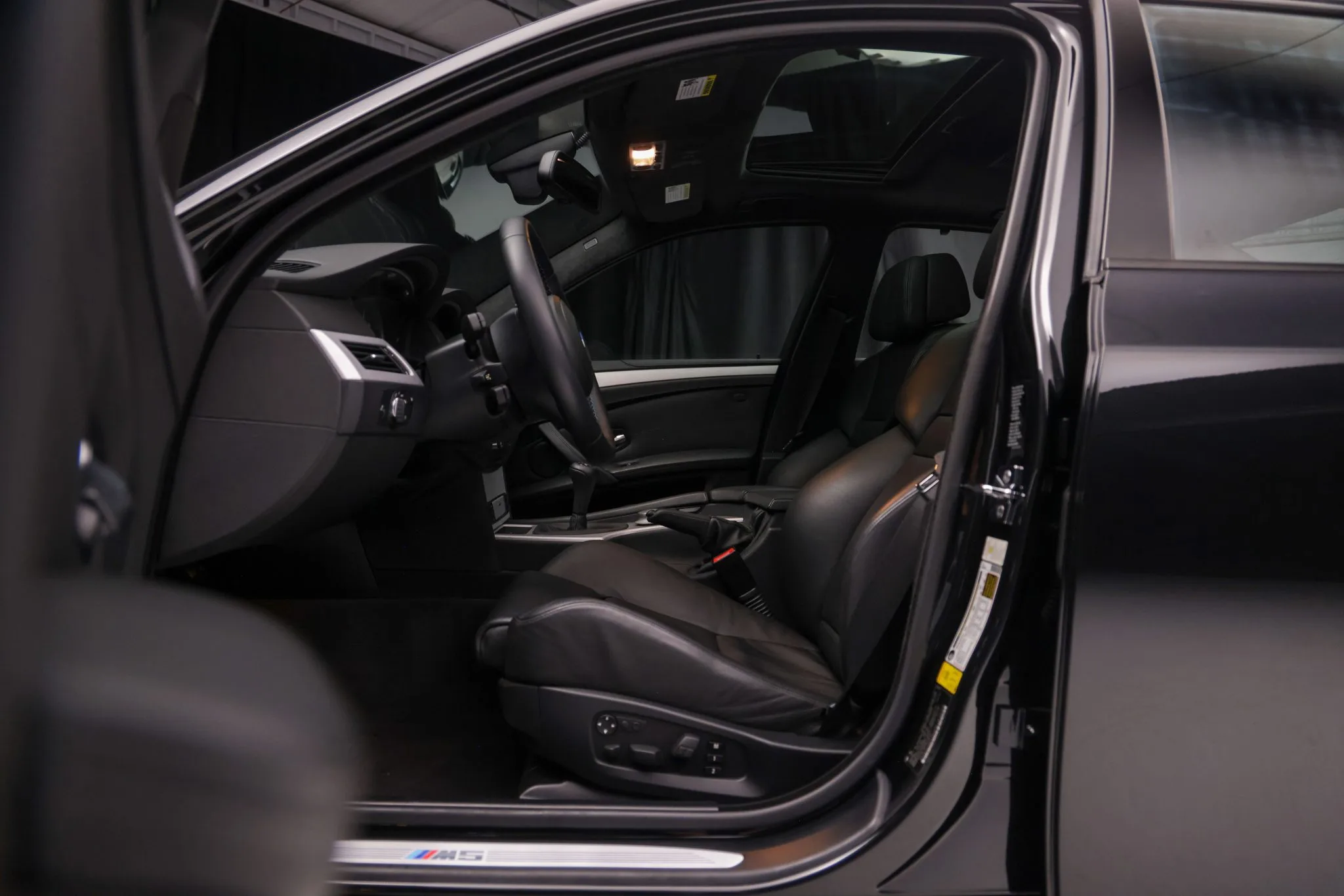 Interior 16