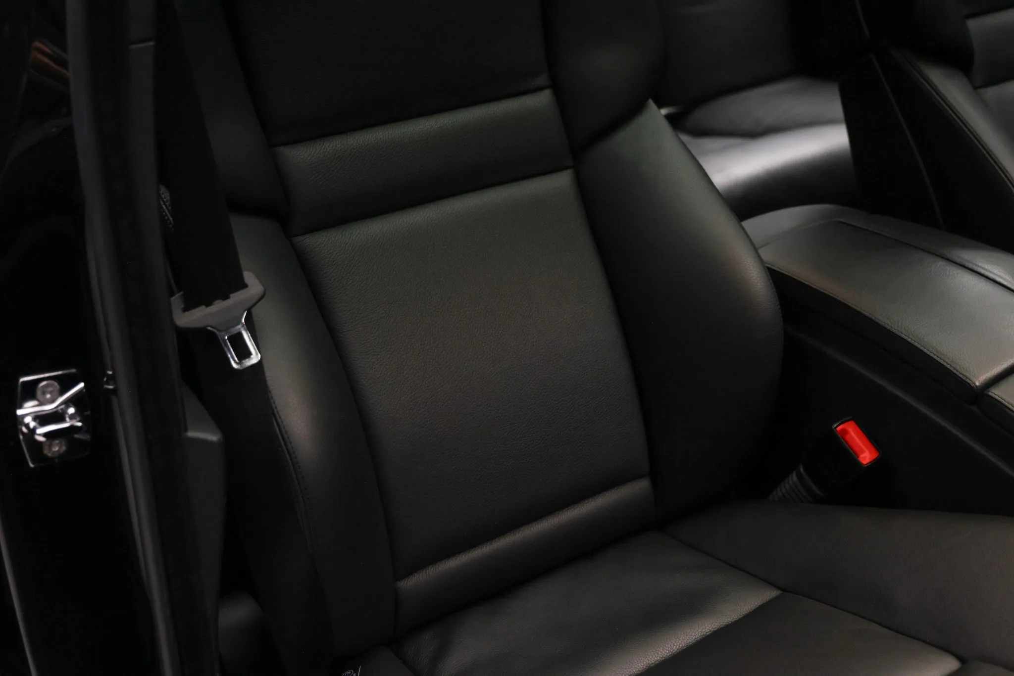 Interior 32