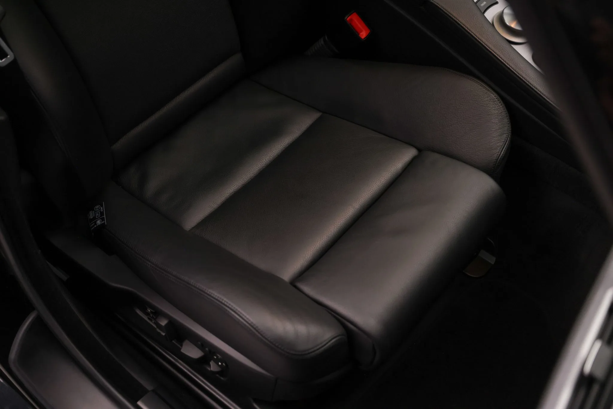 Interior 33