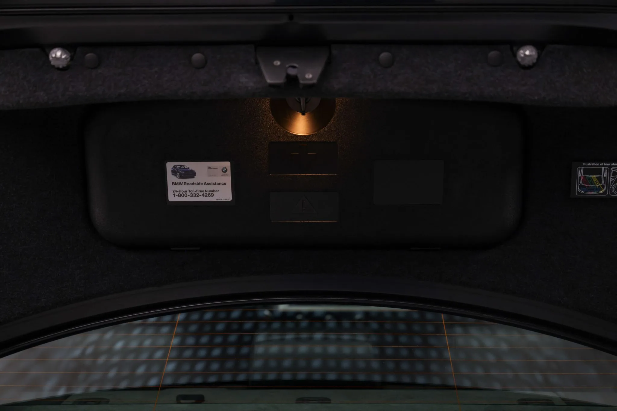 Trunk, tools & first-aid kit 3