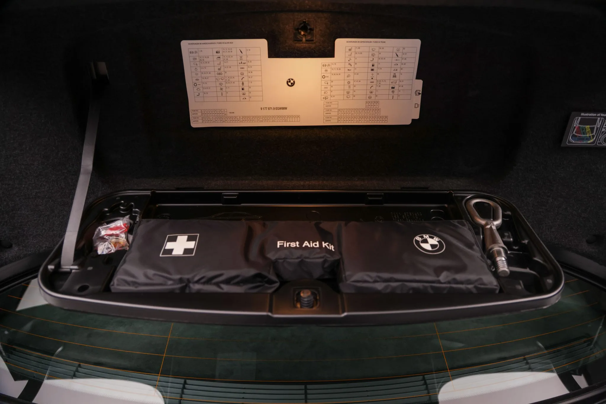 Trunk, tools & first-aid kit 6