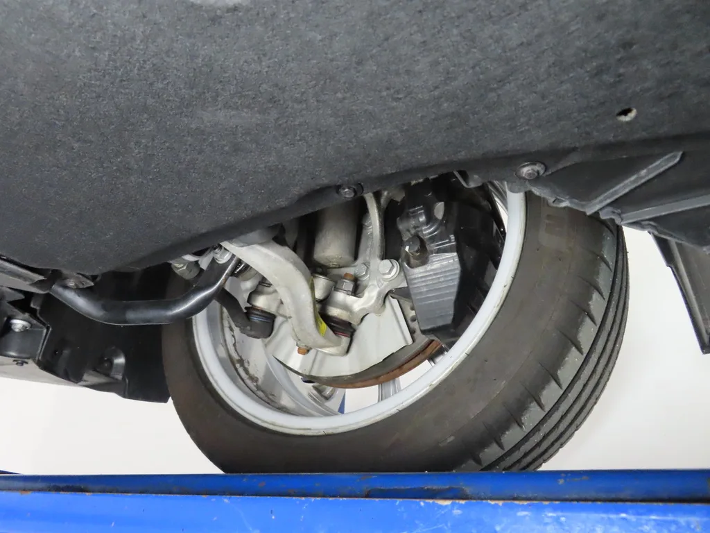 Undercarriage & underbody 3