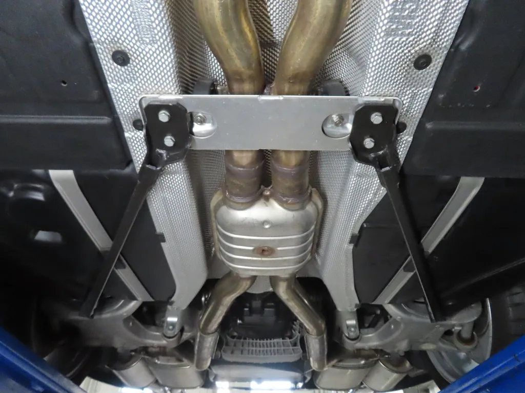 Undercarriage & underbody 6