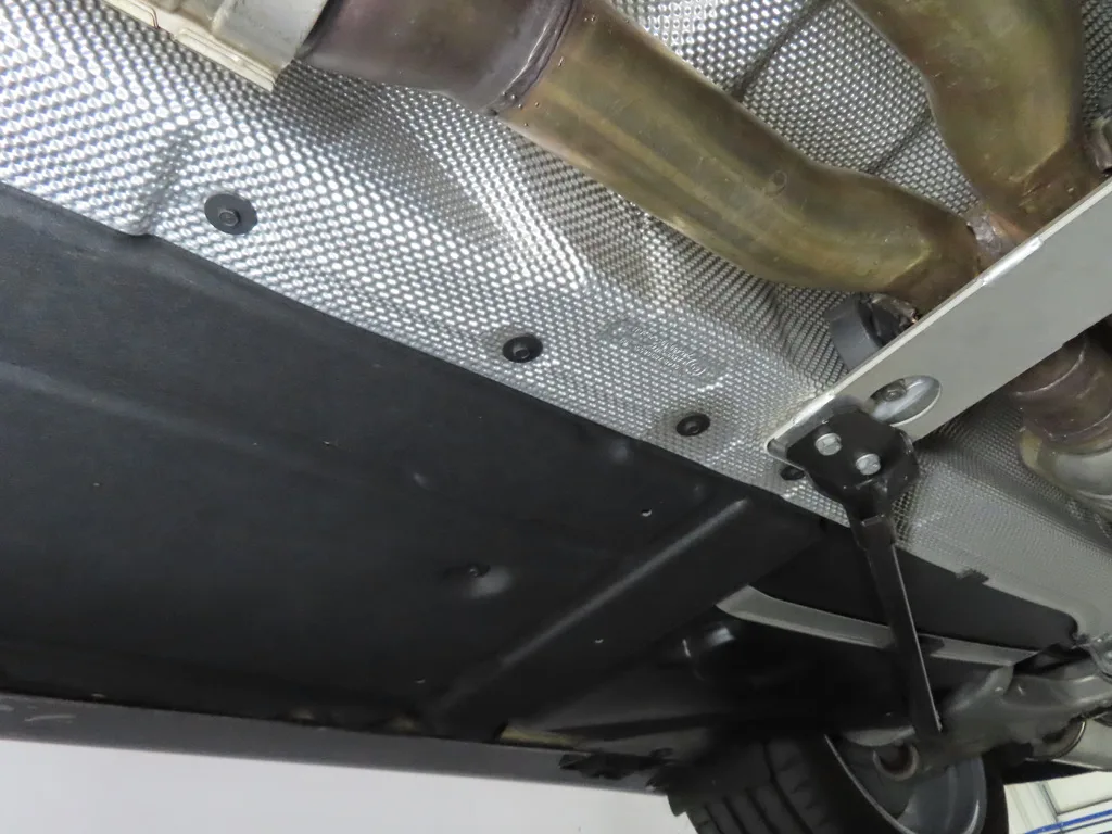 Undercarriage & underbody 15