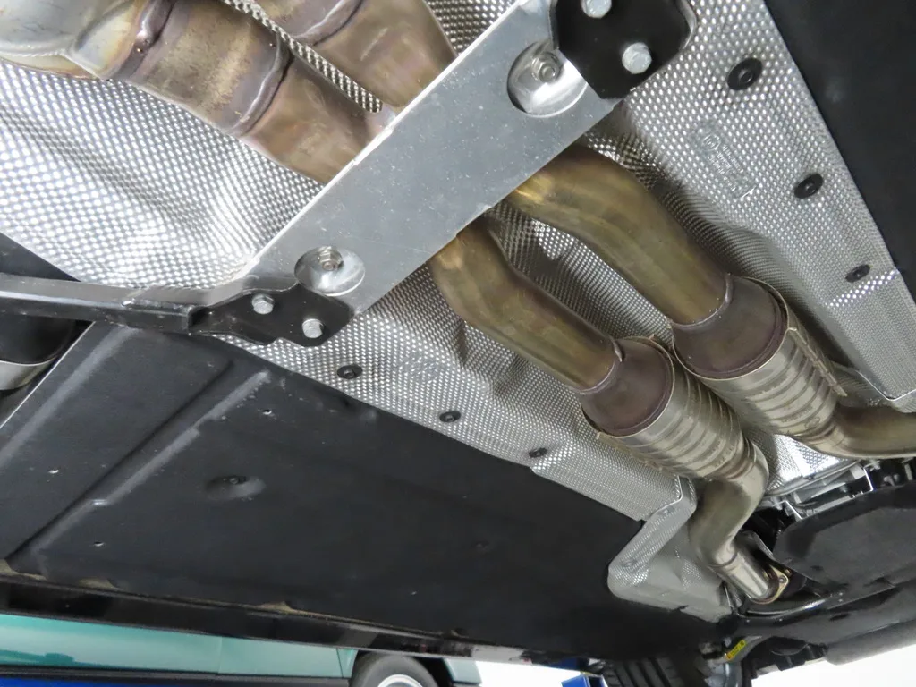 Undercarriage & underbody 16