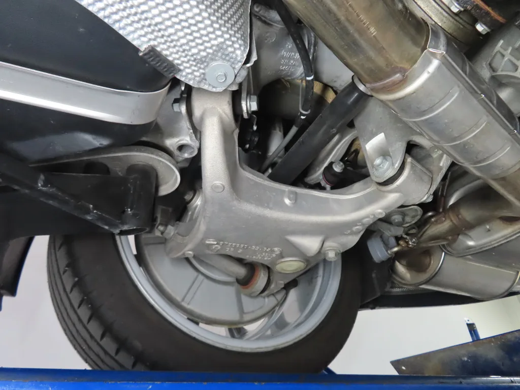 Undercarriage & underbody 21