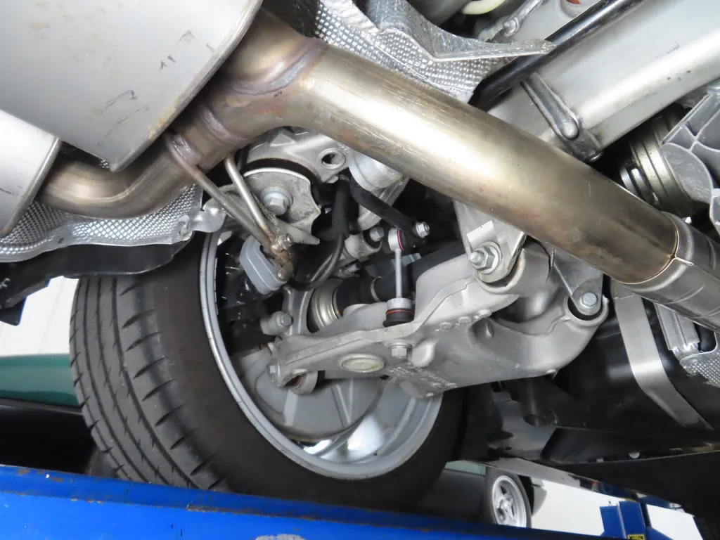 Undercarriage & underbody 26