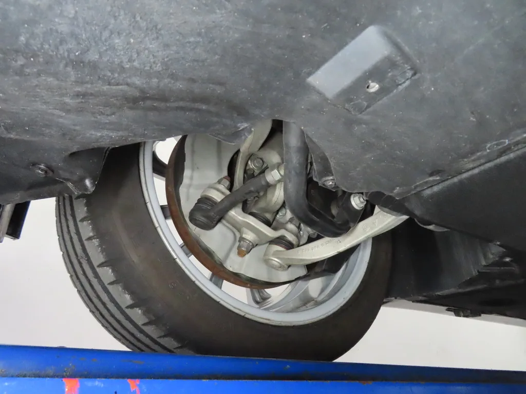 Undercarriage & underbody 30